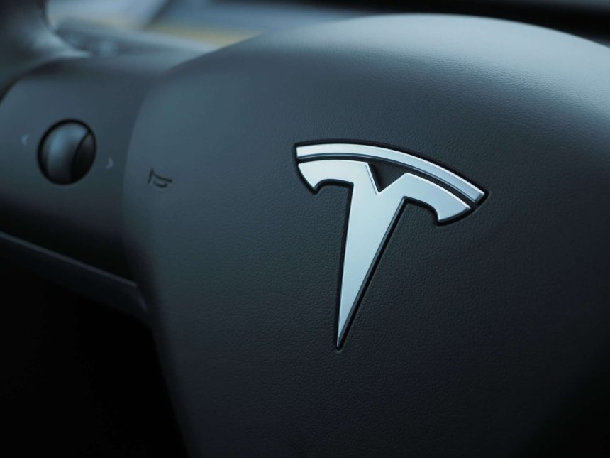 tesla-acaba-com-autopilot-e-muda-estrategia-de-direcao-assistida