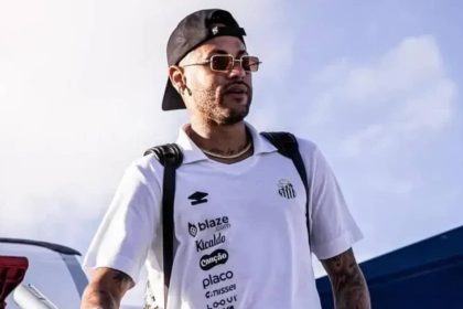 neymar-da-resposta-direta-sobre-possibilidade-de-comprar-o-santos