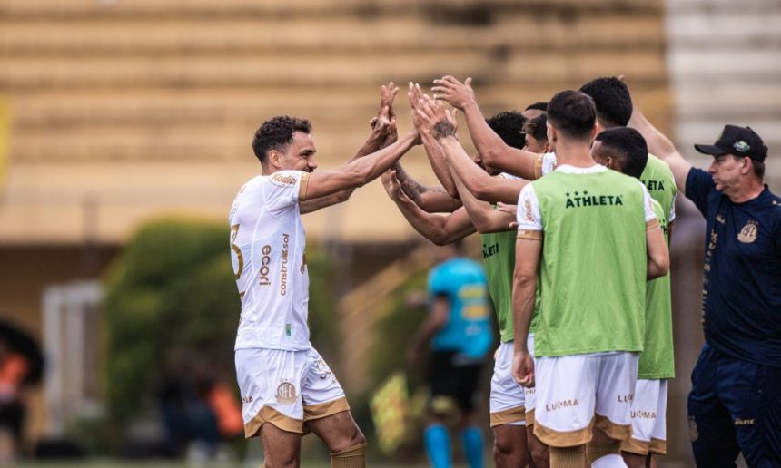 guanaes-faz-elogios-ao-plantel-do-mirassol:-‘dar-parabens-para-o-grupo’