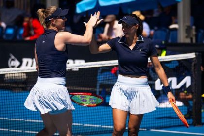 luisa-stefani-embala-e-vai-as-quartas-do-australian-open