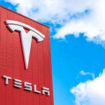 tesla-supera-estimativas,-amplia-aposta-em-ia-e-confirma-cybercab-para-2026