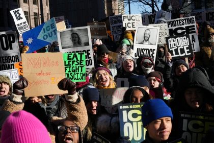 eua-tem-protestos-em-todo-o-pais-contra-ice-em-meio-a-sinais-contraditorios-de-trump