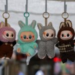 fabricante-chinesa-do-labubu-escolhe-sede-europeia-e-preve-abertura-de-sete-lojas