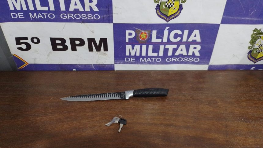 Polícia Militar atende ocorrência de violência doméstica no Jardim Adriana, em Rondonópolis, após briga envolvendo faca entre ex-casal.
