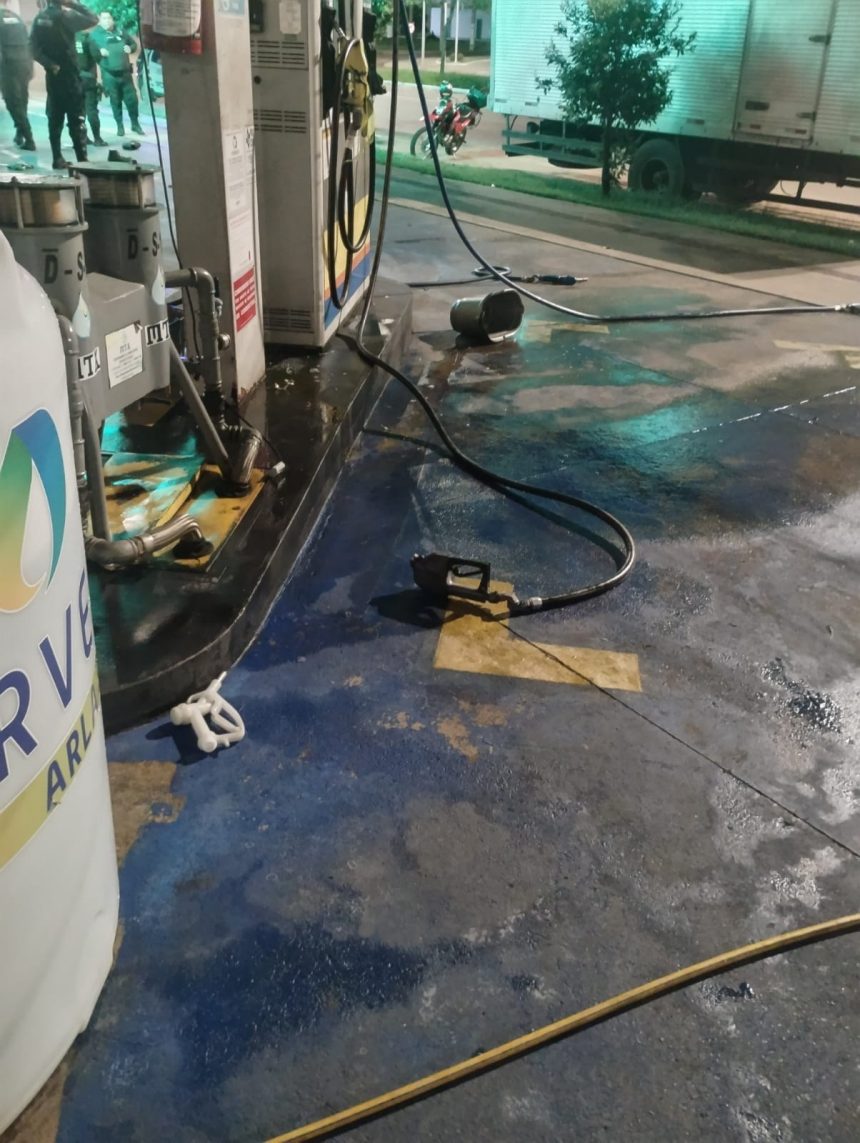 PM prende homem em flagrante durante tentativa de incêndio em posto de combustíveis no Jardim São Luiz, em Rondonópolis.