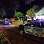 Um motorista embriagado colide contra caminhonete no Parque Sagrada Família, em Rondonópolis. A PM apreendeu cocaína e deteve dois suspeitos no local.