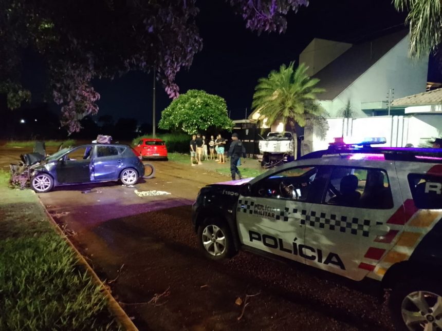 Um motorista embriagado colide contra caminhonete no Parque Sagrada Família, em Rondonópolis. A PM apreendeu cocaína e deteve dois suspeitos no local.