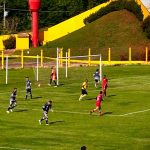 Vista interna do Estádio Luthero Lopes em Rondonópolis com a torcida do União ocupando as arquibancadas.