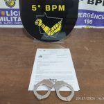 A PM efetuou a prisão de suspeito procurado por homicídio e furto no Centro de Rondonópolis. O homem tinha um mandado de prisão expedido desde 2009.