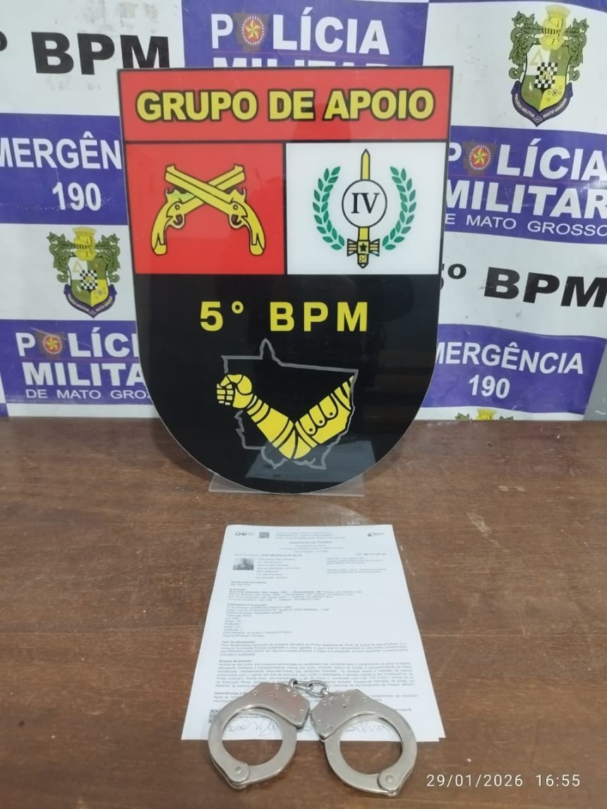 A Polícia Militar efetuou a prisão por mandado de um homem acusado de tráfico durante operação no Centro de Rondonópolis.