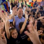 Rondonópolis conquista o Selo Ouro por avanço na alfabetização em 2025. Município subiu 33 posições no ranking estadual após investimentos do MEC.