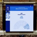 franca-rejeita-dois-votos-de-desconfianca,-aprova-orcamento-e-encerra-saga-de-meses