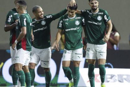 palmeiras-goleia-vitoria-na-arena-barueri