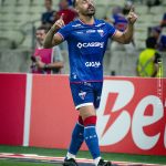 apos-rony,-santos-negocia-contratacao-de-outro-atacante-que-joga-no-brasil