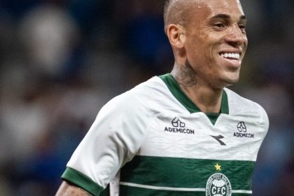 heroi-da-virada,-breno-lopes-valoriza-vitoria-do-coritiba-fora-de-casa