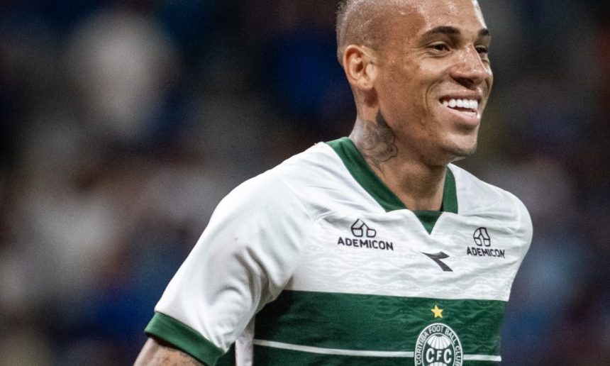 heroi-da-virada,-breno-lopes-valoriza-vitoria-do-coritiba-fora-de-casa