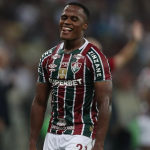 torcida-do-fluminense-xinga-john-arias-apos-titulo-da-taca-guanabara;-veja