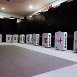 endrick-distribui-presentes-‘inusitados’-a-companheiros-do-lyon;-confira