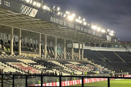 vasco-bate-volta-redonda-nos-penaltis,-sob-vaias,-e-avanca-a-semifinal-do-carioca