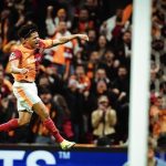 galatasaray-goleia-juventus-e-coloca-um-pe-nas-oitavas-da-champions-league