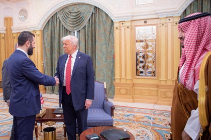 trump-retira-tropas-da-siria-e-aposta-em-governo-al-sharaa-contra-o-estado-islamico