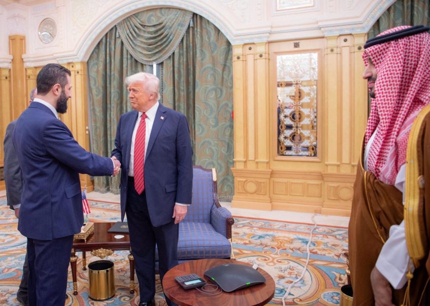trump-retira-tropas-da-siria-e-aposta-em-governo-al-sharaa-contra-o-estado-islamico