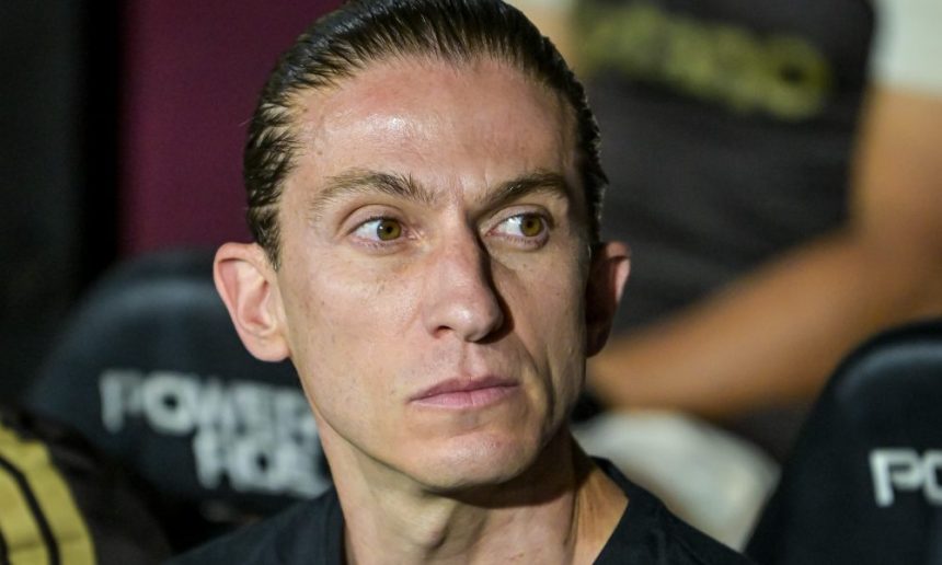 Após derrota na Recopa, Filipe Luís avalia forma de Pedro, Arrascaeta e Paquetá no Flamengo. Veja o que o técnico disse sobre a decisão no Maracanã.