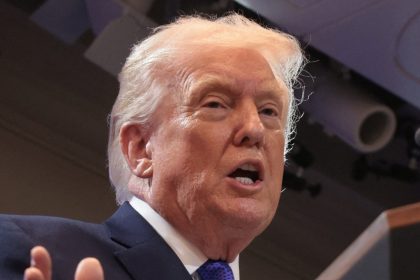 trump-diz-ter-assinado-decreto-que-impoe-tarifa-global-de-10%-sobre-importacoes