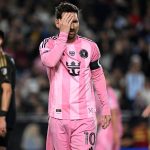 messi-perde-a-cabeca,-tenta-invadir-vestiario-e-e-contido-por-suarez-apos-derrota-na-mls;-veja