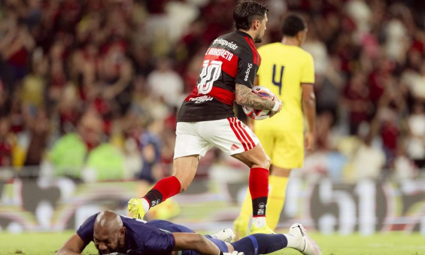 com-centesimo-gol-de-arrascaeta,-flamengo-vence-madureira-e-fica-perto-da-final-do-carioca