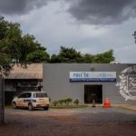 Politec busca familiares de vítimas identificadas em Rondonópolis para liberação de corpos no IML. Veja nomes e informações de contato.