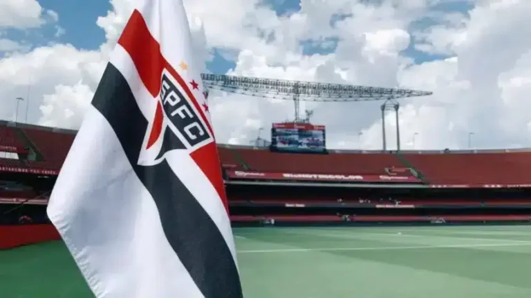 São Paulo New Balance: clube vive crise sobre uniforme 2026 por conta do Artigo 157 do estatuto que rege desenho das camisas.