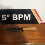 Caso de violência doméstica em Pedra Preta mobiliza PM e Conselho Tutelar após briga com faca e crianças em risco no bairro Cohab Velha.