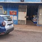 Um homem foi preso por violência doméstica em Rondonópolis após agredir a esposa com socos no bairro Melchiades Figueiredo.
