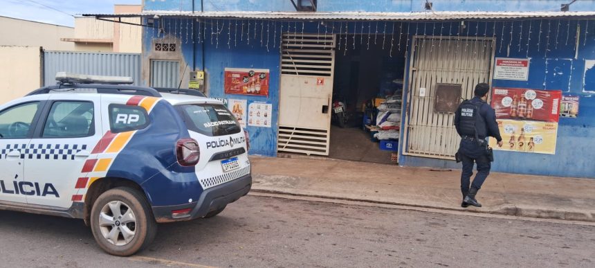 Um homem foi preso por violência doméstica em Rondonópolis após agredir a esposa com socos no bairro Melchiades Figueiredo.