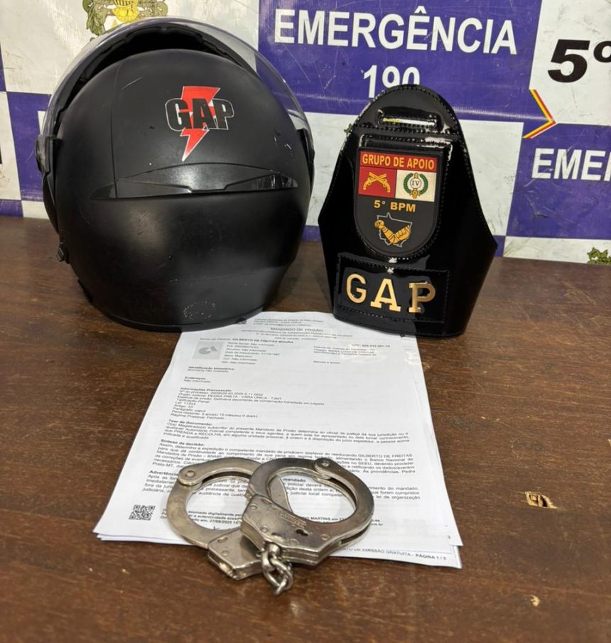 A Polícia Militar efetuou uma prisão por mandado durante patrulhamento no Centro de Rondonópolis nesta segunda-feira (9).