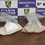 Motorista é detido em Rondonópolis com carga de adubo adulterada. A Polícia Militar flagrou o crime após análise técnica em empresa da área rural.