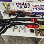 Briga entre patrão e funcionário termina com apreensão de arsenal e denúncia de posse ilegal de arma de fogo em Guiratinga.