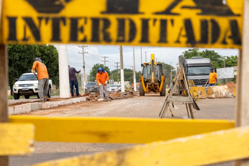 A interdição da Avenida dos Estudantes começa nesta quarta-feira (4) para reparos no pavimento.