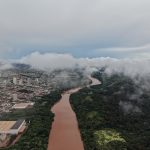 A Defesa Civil monitora o nível do Rio Vermelho em Rondonópolis após medição de 3,04 metros e previsão de chuvas intensas na região.