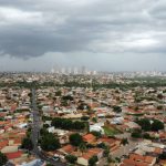 Defesa Civil alerta para chuvas intensas em Rondonópolis nesta segunda (09) com ventos de até 100 km/h.