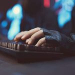 Saiba como se proteger de fraude nas compras online após prejuízos bilionários registrados pela Febraban no cenário digital de 2026.