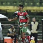 vitoria-atravessa-o-corinthians-e-encaminha-contratacao-de-volante