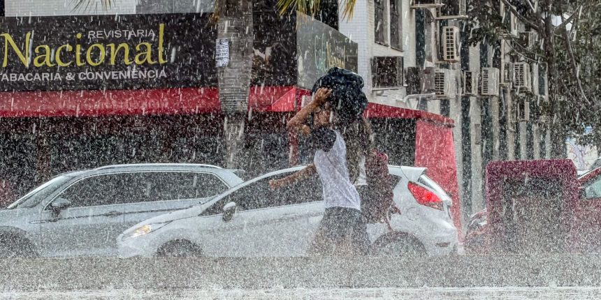 df-e-10-estados-tem-alerta-laranja-de-chuva-neste-sabado