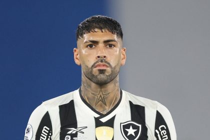 flamengo-provoca-barboza-nas-redes-apos-expulsao-do-zagueiro-do-botafogo