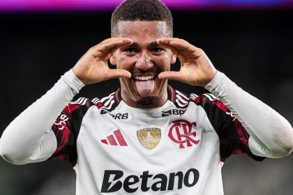 goleada-no-classico-da-alivio-para-inicio-de-trabalho-de-leonardo-jardim