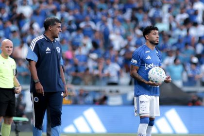wesley-carvalho-aponta-pressao-da-imprensa-apos-novo-tropeco-no-brasileirao