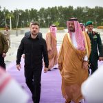 zelensky-vai-de-surpresa-a-arabia-saudita-apos-prometer-apoio-a-aliados-na-regiao