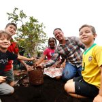 O prefeito Cláudio Ferreira regulamentou o Programa Minha Praça para manutenção de áreas públicas por empresas e cidadãos em Rondonópolis.