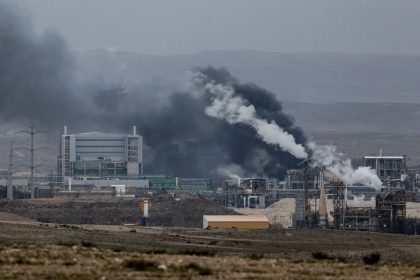 ataque-de-missil-do-ira-atinge-industria-quimica-no-sul-de-israel-e-causa-incendio
